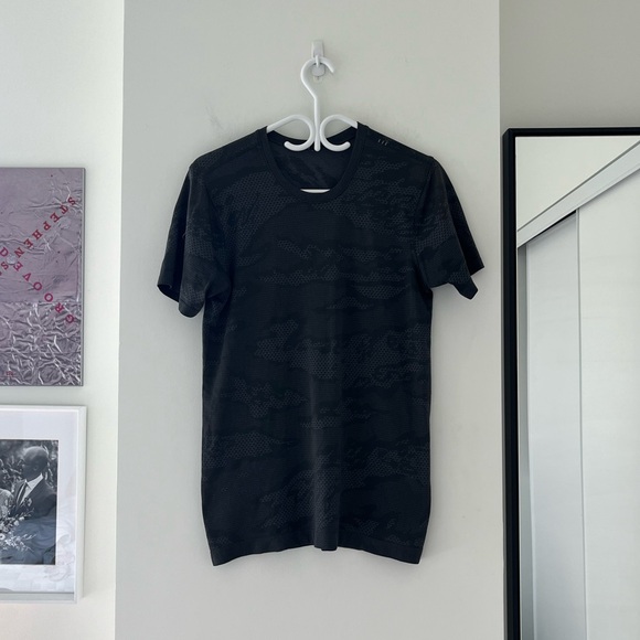 Lululemon - Metal Vent Breathe Short Sleeve - Asphalt Grey/Obsidian Camo - Picture 7 of 9